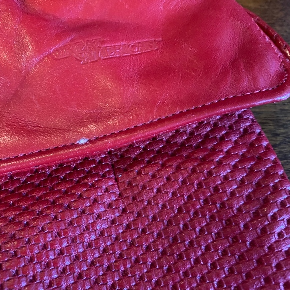 VINTAGE GREAT AMERICAN Purse 1980's Red with Hidden Keyring Inside - Picture 3 of 5